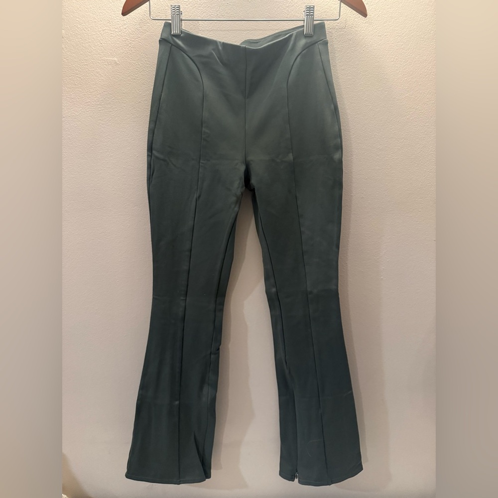 Alo yoga high waist flare leggings fits like small